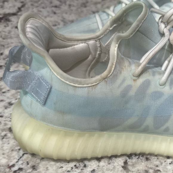 Adidas Yeezy Boost 350 V2 Sneakers